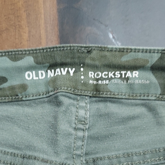 Old Navy Camo Rockstar Ankle Jeans - Picture 2 of 8